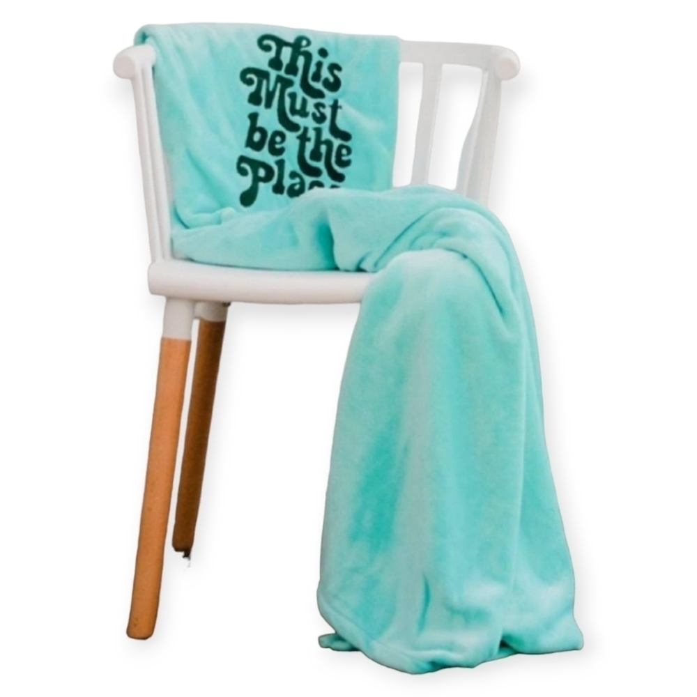 COCUS POCUS This Must Be The Place Plush Fleece Nap Blanket Green Medium‎ Weight